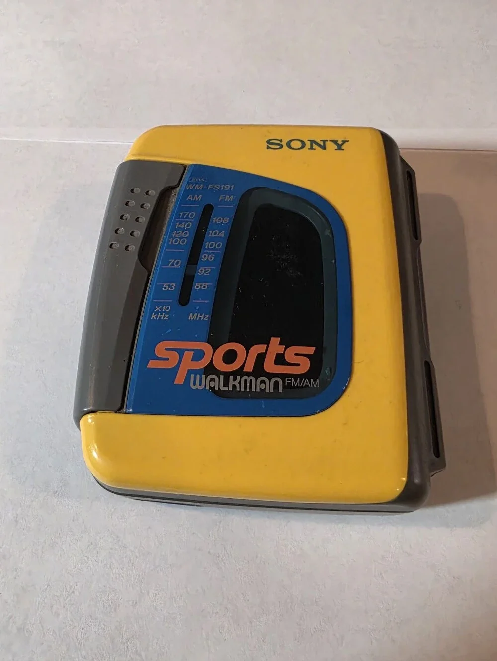 Vintage Sony Sports Walkman model WM-FS191 For Parts Only